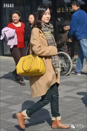 春季北京街頭漂亮女孩，青春靓麗！