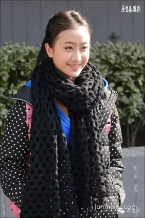 街拍2014年北京電影學院表演系笑容美女考生