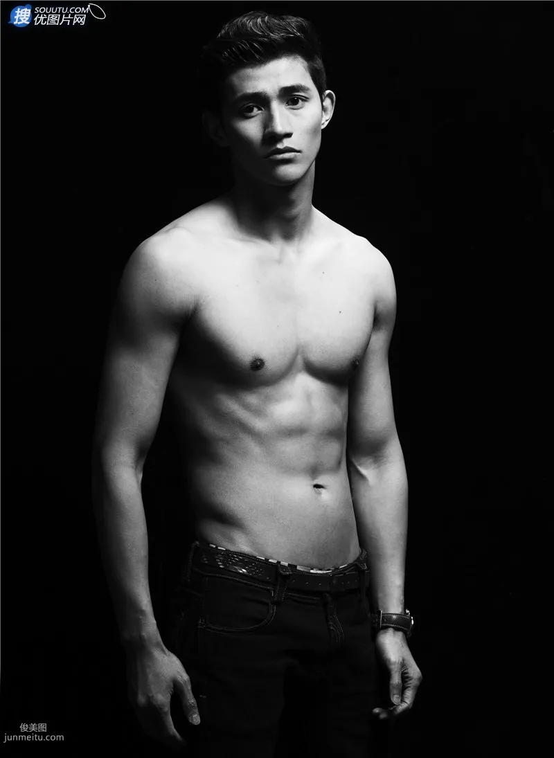 肌肉型男李子峰高清半裸黑白写真-展完美健硕身材套图5