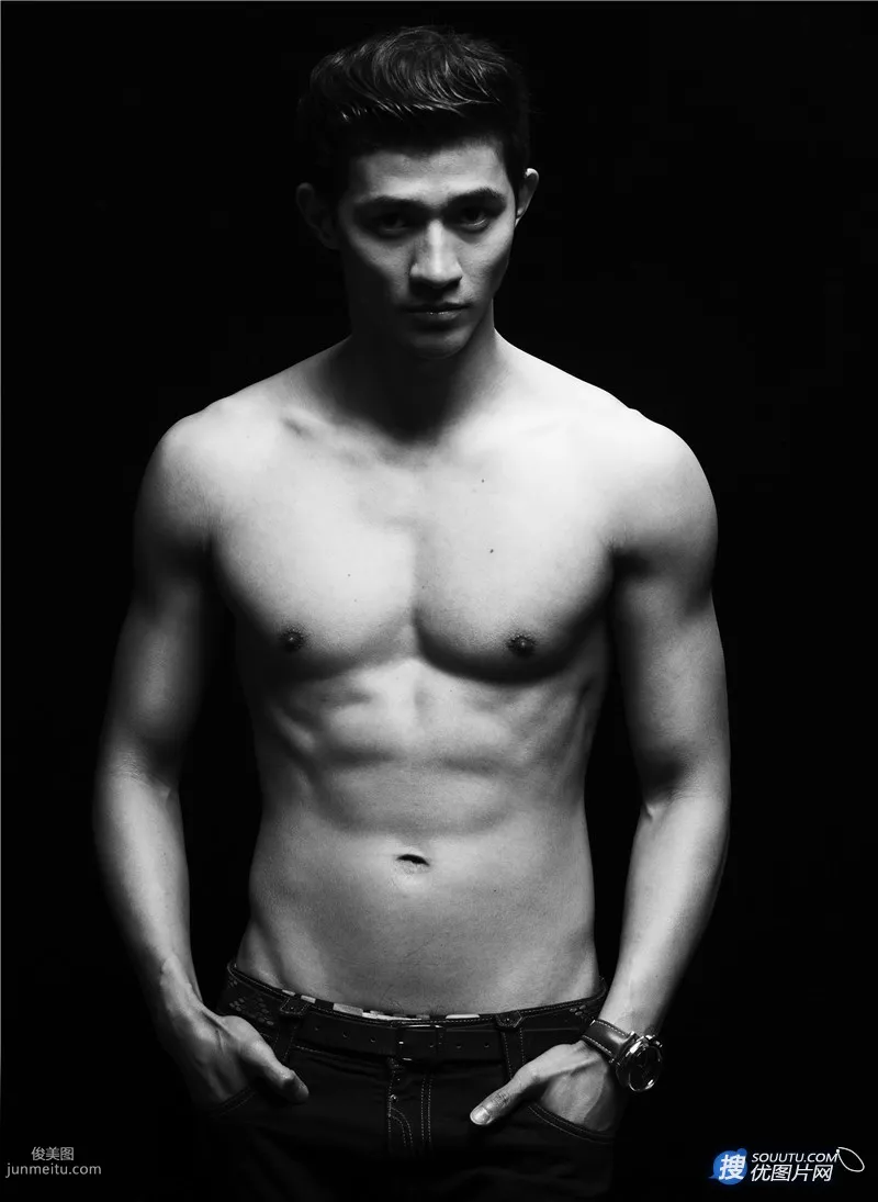 肌肉型男李子峰高清半裸黑白写真-展完美健硕身材套图3