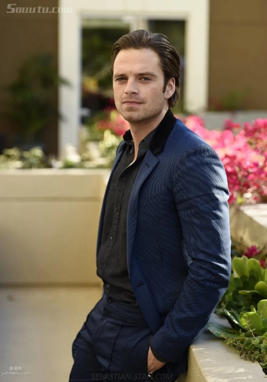 西装帅哥塞巴斯蒂安-斯坦（Sebastian Stan）写真套图8