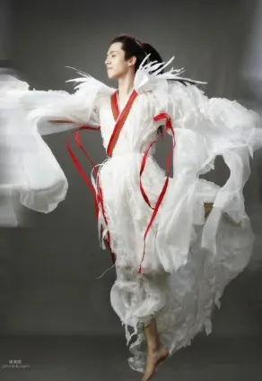 劉昊然早前《妖貓傳》仙氣十足定妝照片，這是要起飛的節奏啊！