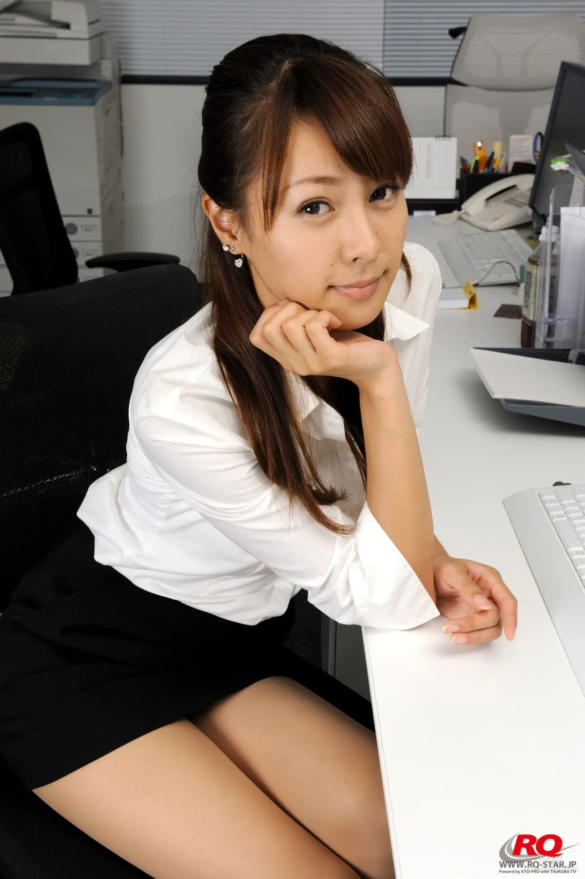 [RQ-STAR] NO.00062 Tomoe Nakagawa 中川知映 Office Lady 写真集37