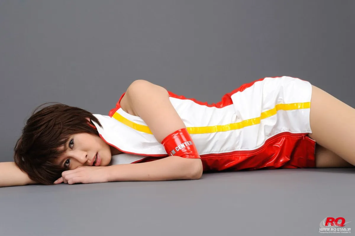 [RQ-STAR] NO.00088 Akiko Fujihara 藤原明子 Race Queen – 2008 Jim Gainer  写真集100