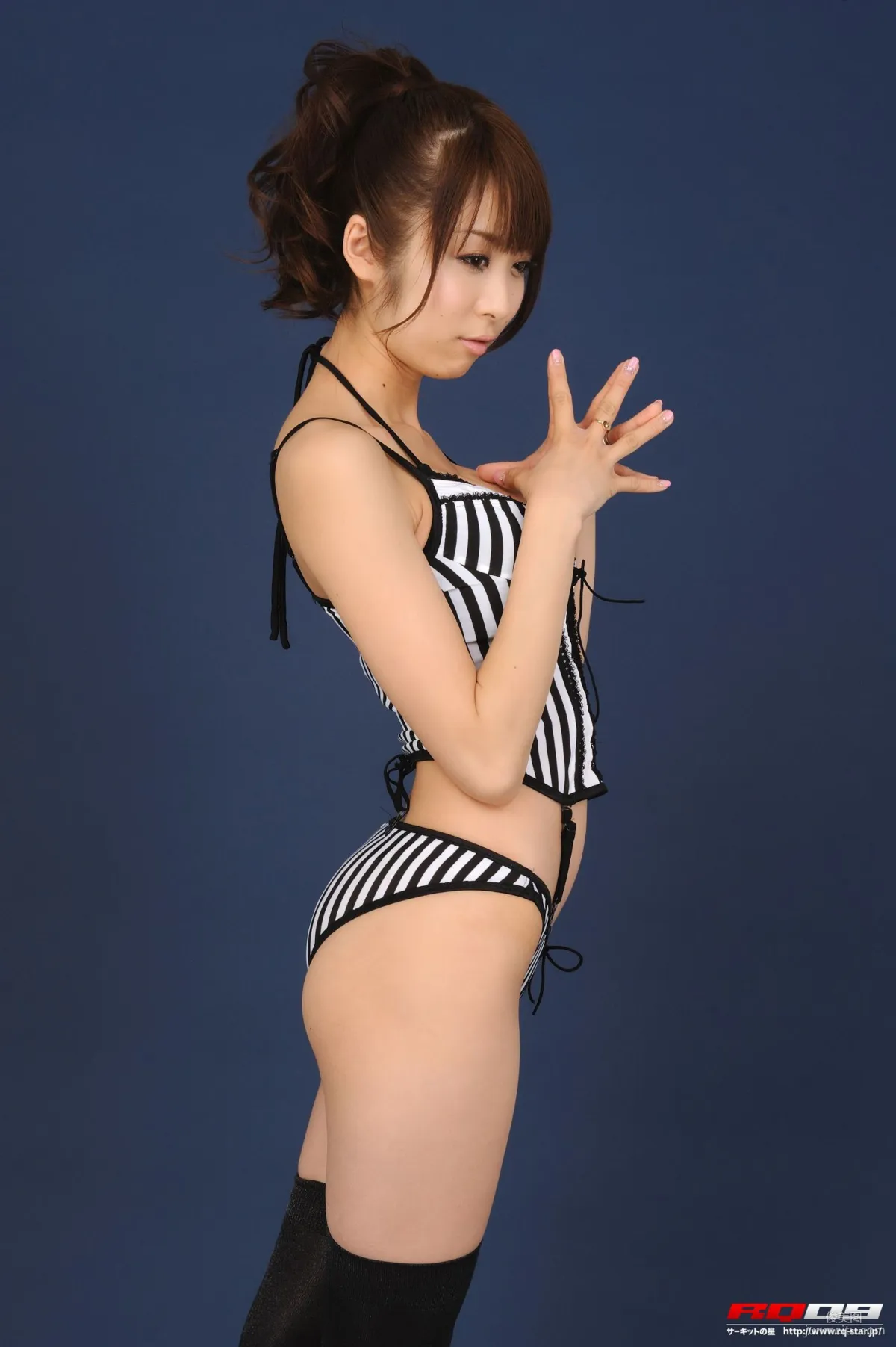 [RQ-STAR] NO.00134 我妻早央 Swim Suits – Black x White 写真集14