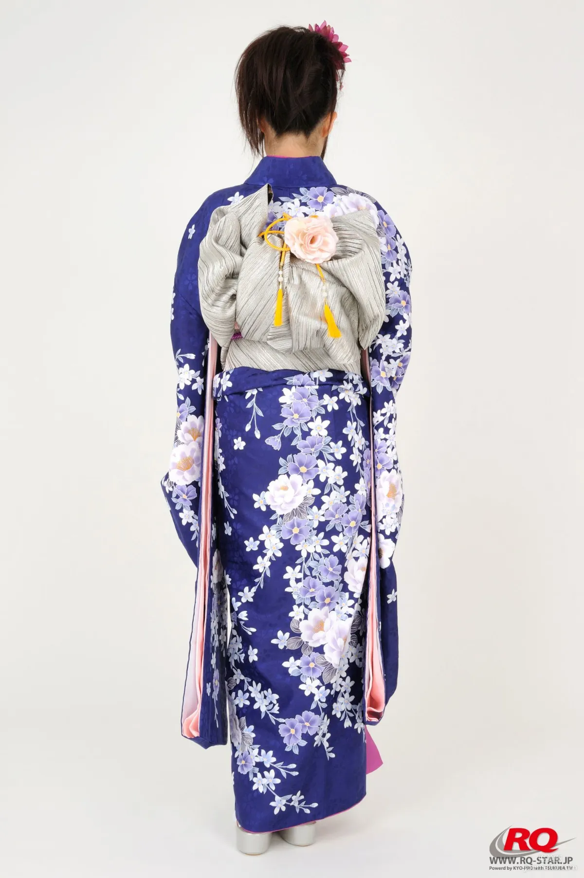 [RQ-STAR] NO.00068 古崎瞳 謹賀新年 Kimono – Happy New Year 和服系列18