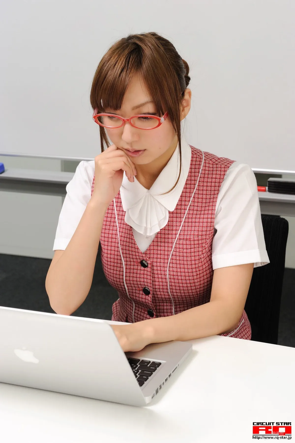 [RQ-STAR] NO.00255 Yuka Tachibana 立花ゆか Office Lady 写真集73