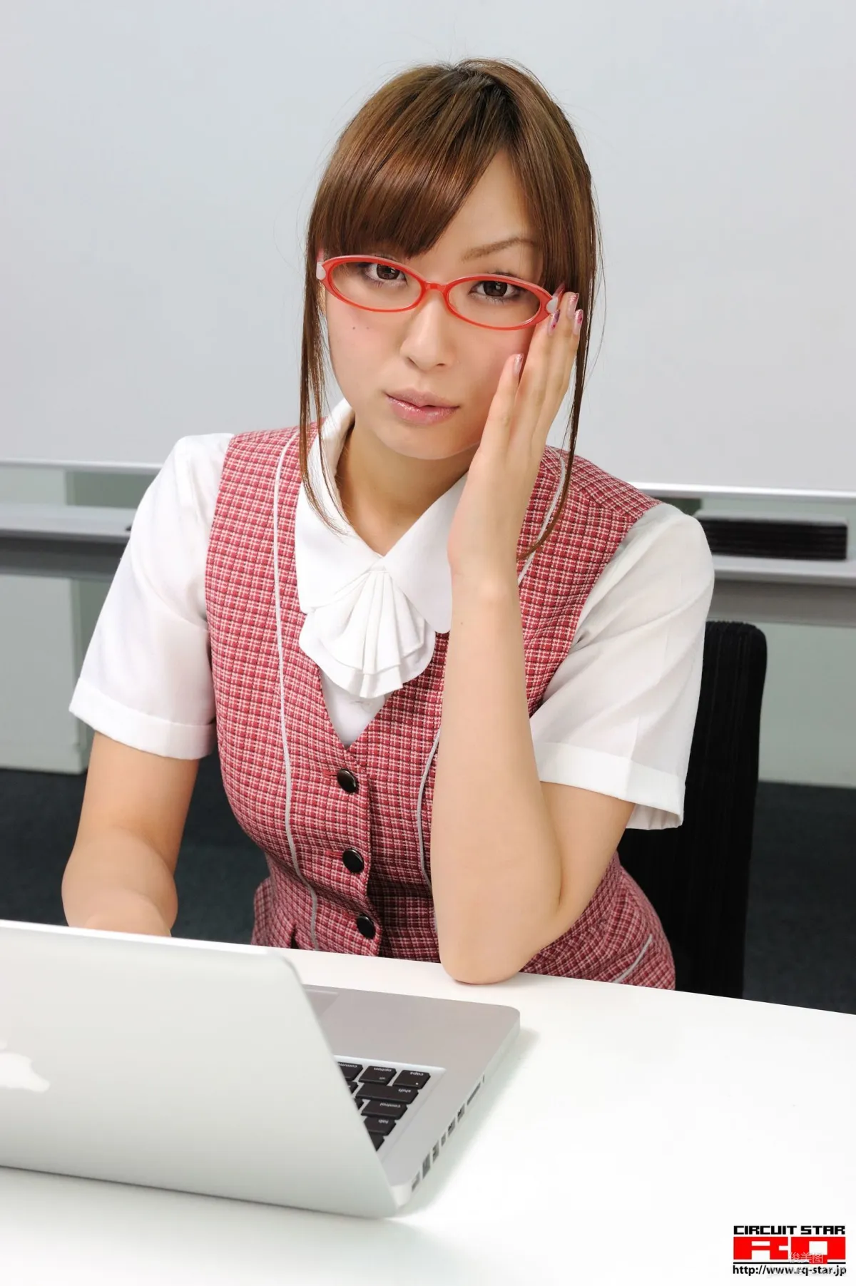 [RQ-STAR] NO.00255 Yuka Tachibana 立花ゆか Office Lady 写真集75