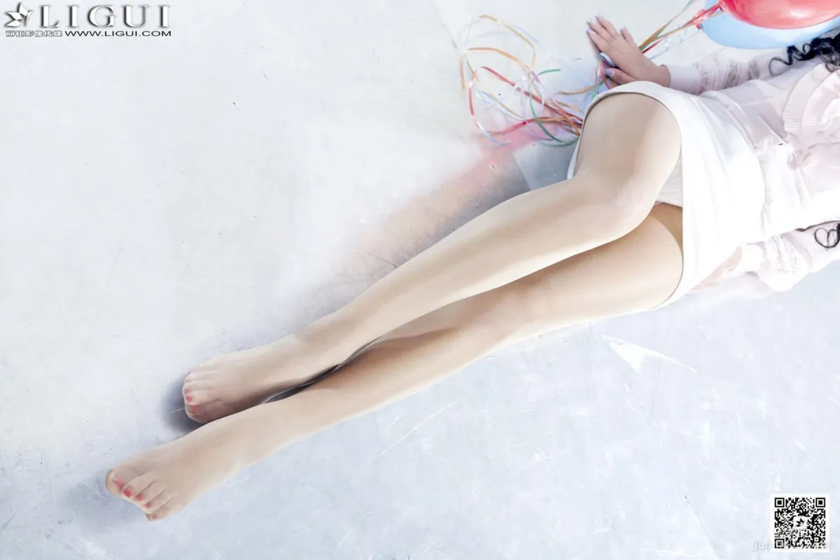 [丽柜LiGui] Model 司琪《气球少女丝足》美腿玉足写真图片44