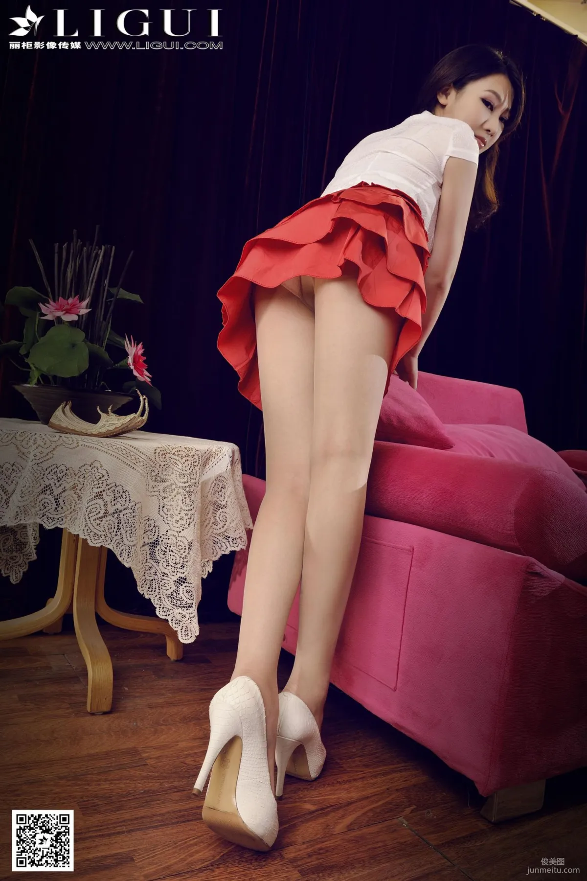 [丽柜LiGui] Model 文静《粉色甜美丽人高跟丝足》美腿玉足写真图片19