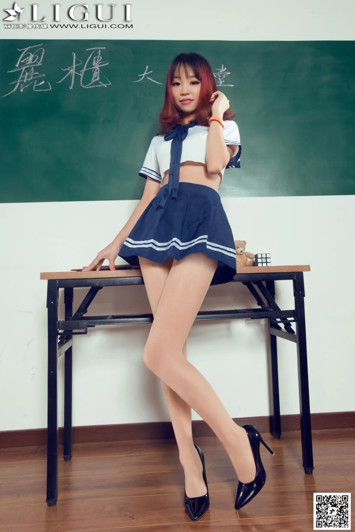 Model Liya《教室里的水手服校花》上下全集 [丽柜LiGui] 美腿玉足写真图片1