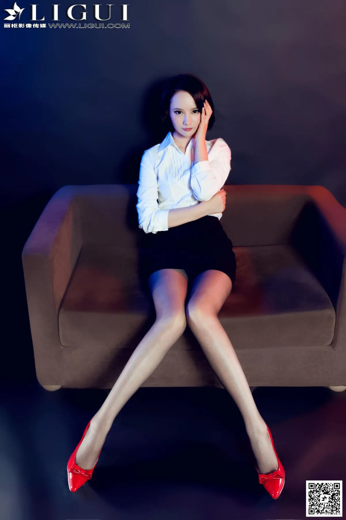 [丽柜LiGui] Model AMY《红高跟短发灰丝女郎》美腿玉足写真图片11