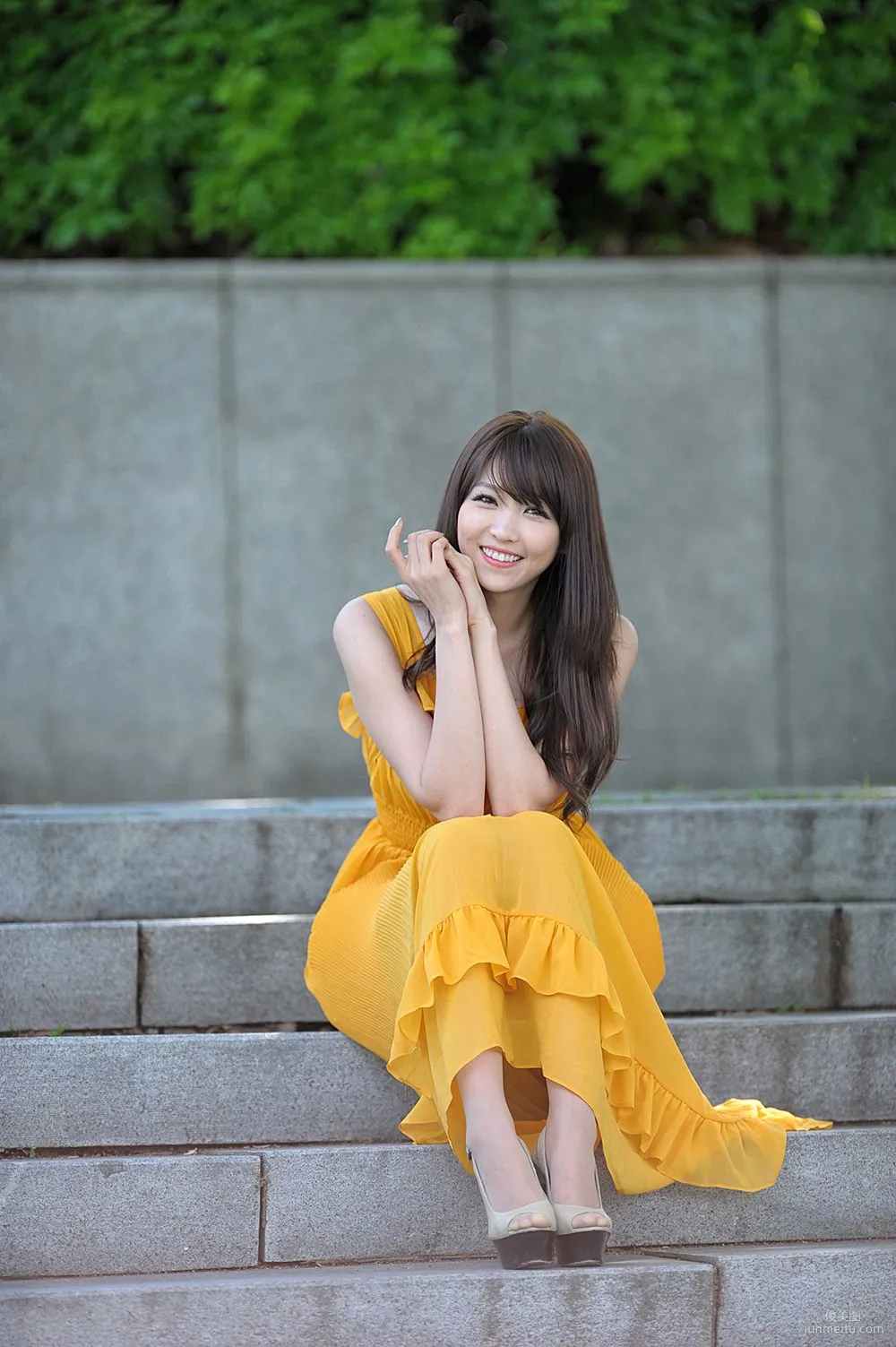 李二慧《外拍气质黄色长裙系列》写真集20