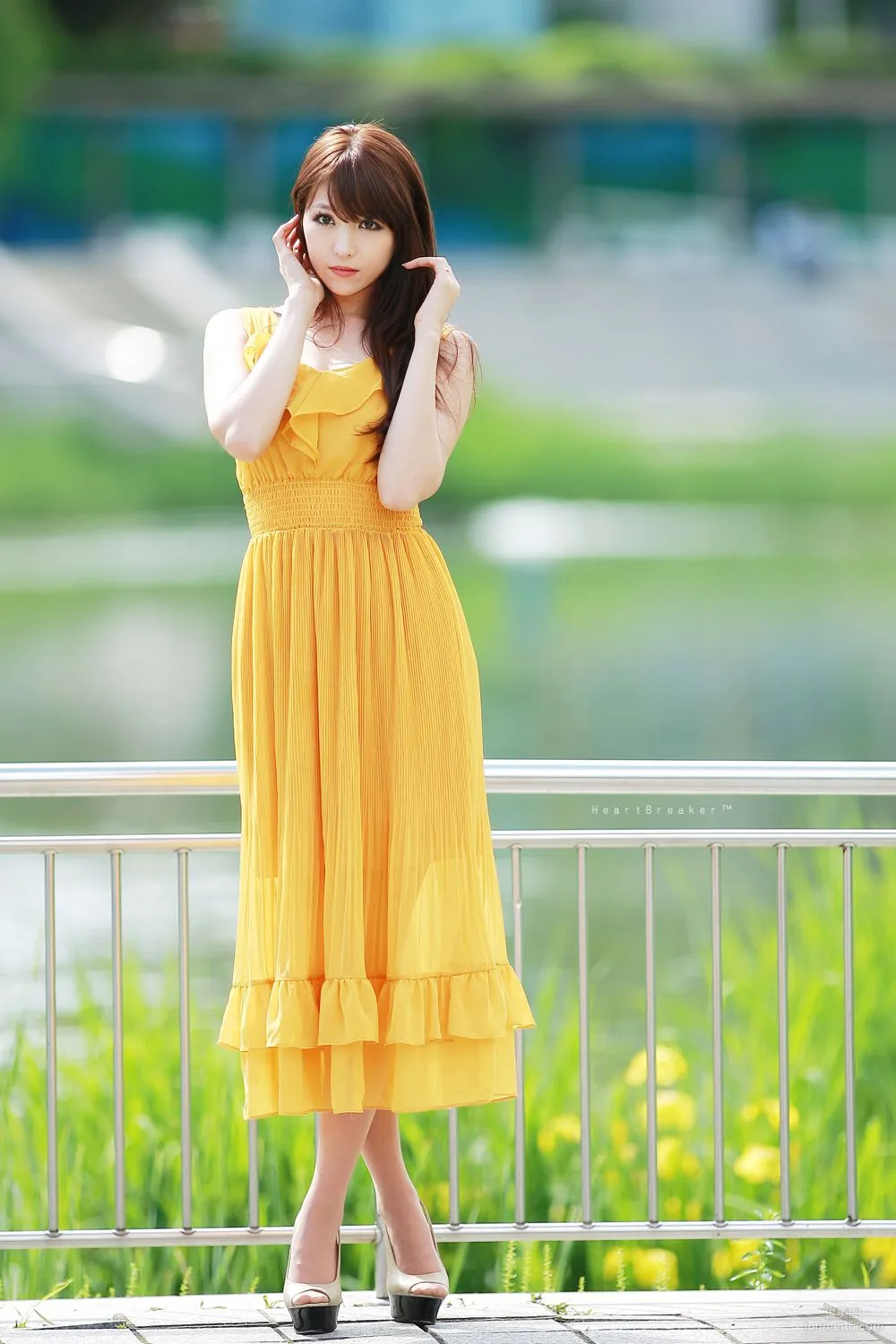 李二慧《外拍气质黄色长裙系列》写真集13
