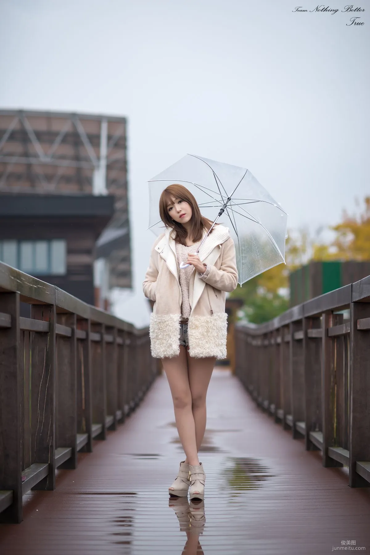 极品韩国美女李恩慧《下雨天街拍》 写真集32