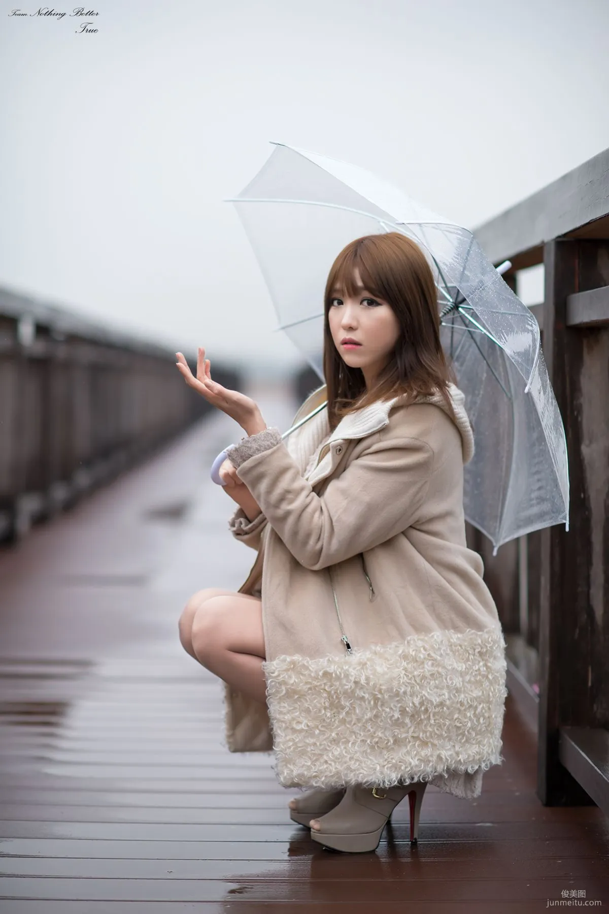 极品韩国美女李恩慧《下雨天街拍》 写真集28