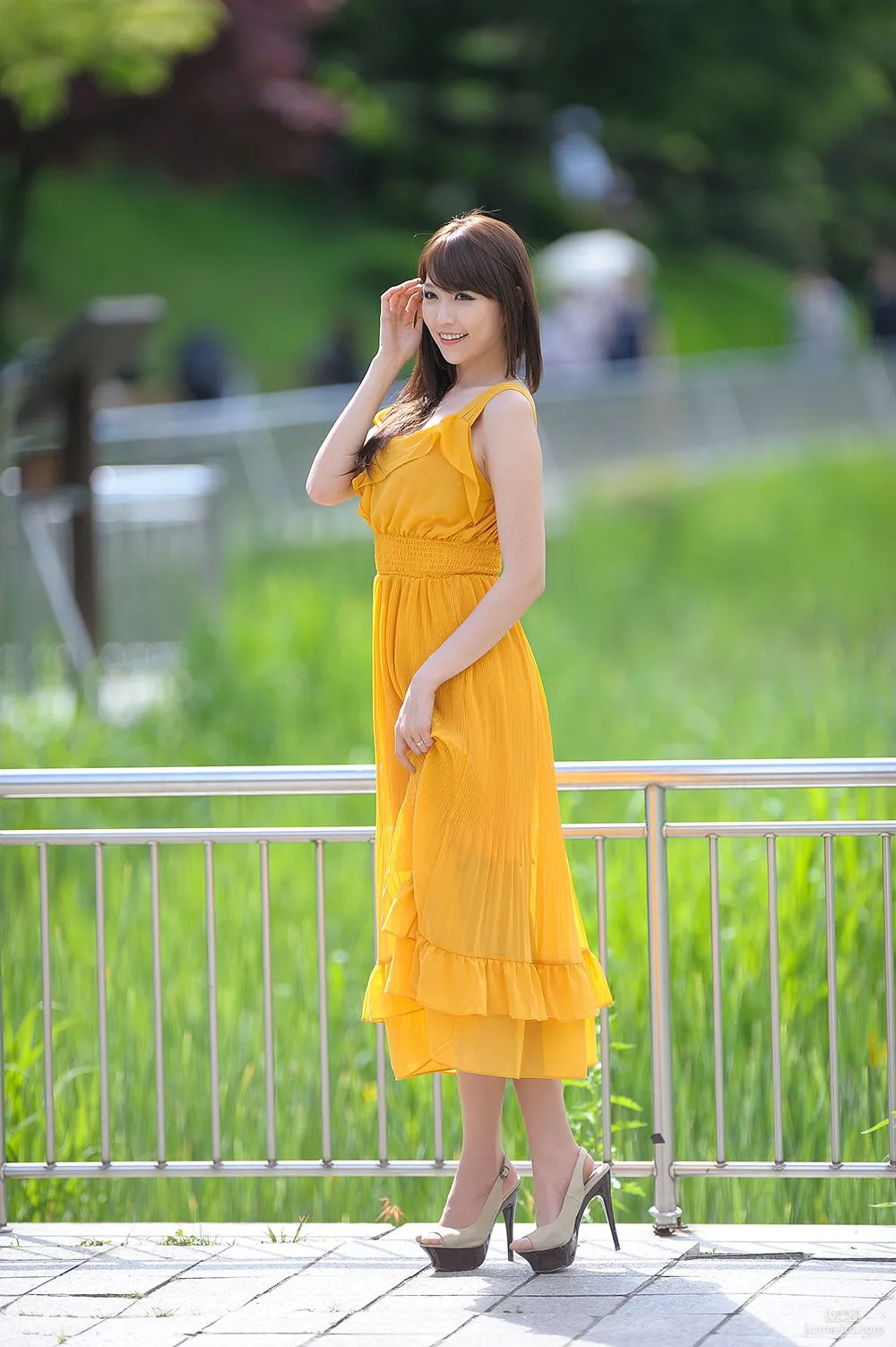 李二慧《外拍气质黄色长裙系列》写真集8