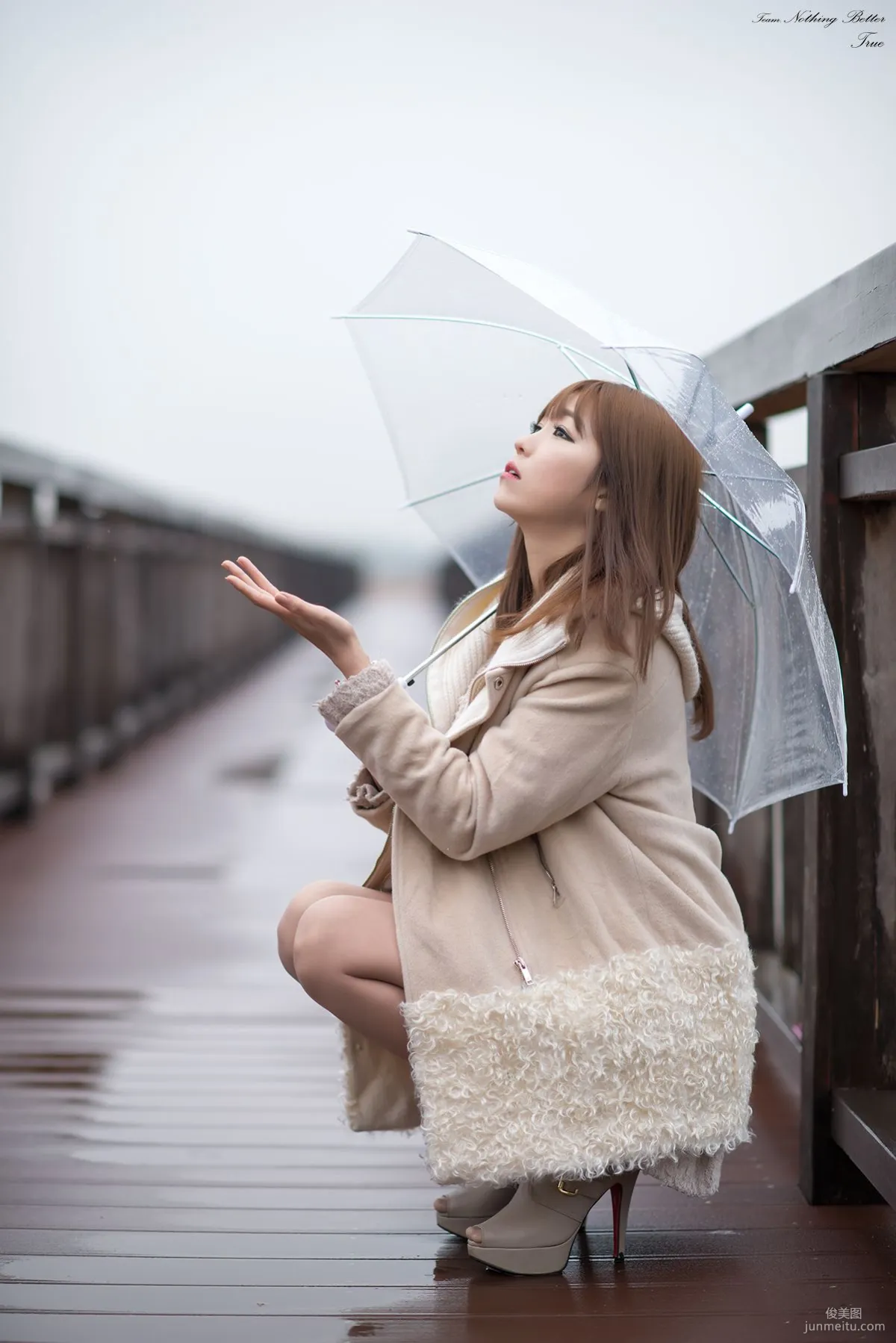极品韩国美女李恩慧《下雨天街拍》 写真集23