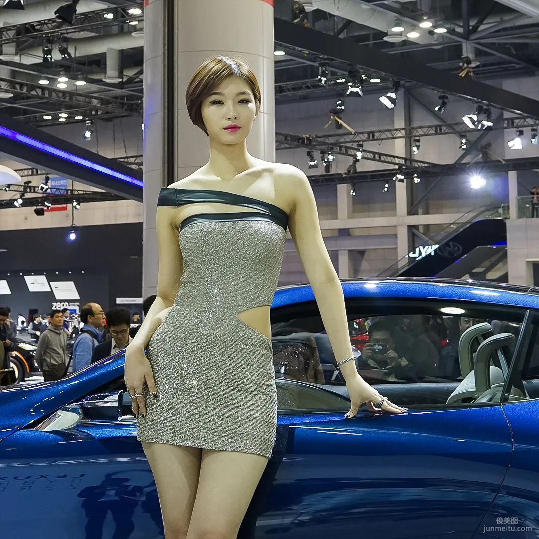 韩国美女崔柳娜《车展图片》套图4