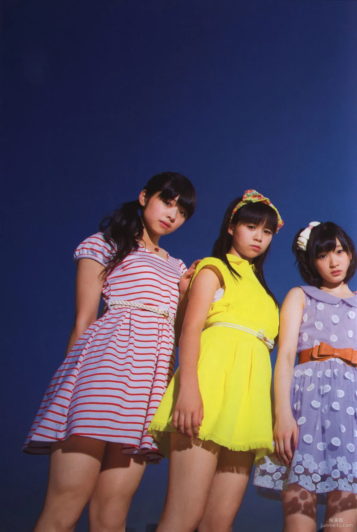 日本美少女组合Juice=Juice《OFFICIAL PHOTO BOOK》写真集30