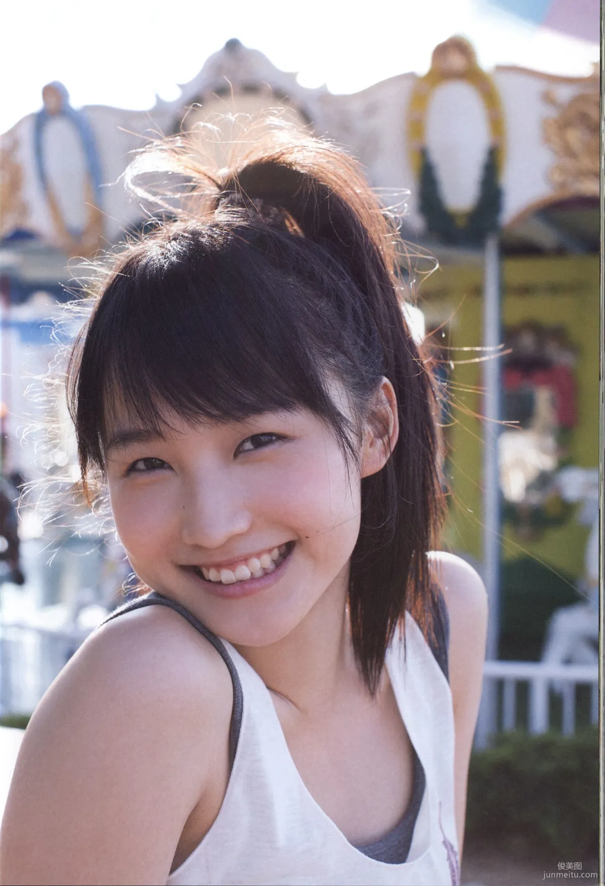 Riho Sayashi 鞘師里保《太陽》写真集32