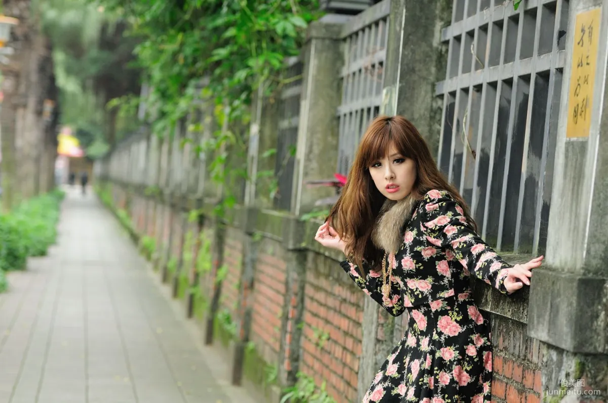 台湾美女模特小米Kate su清新街拍写真集图片1