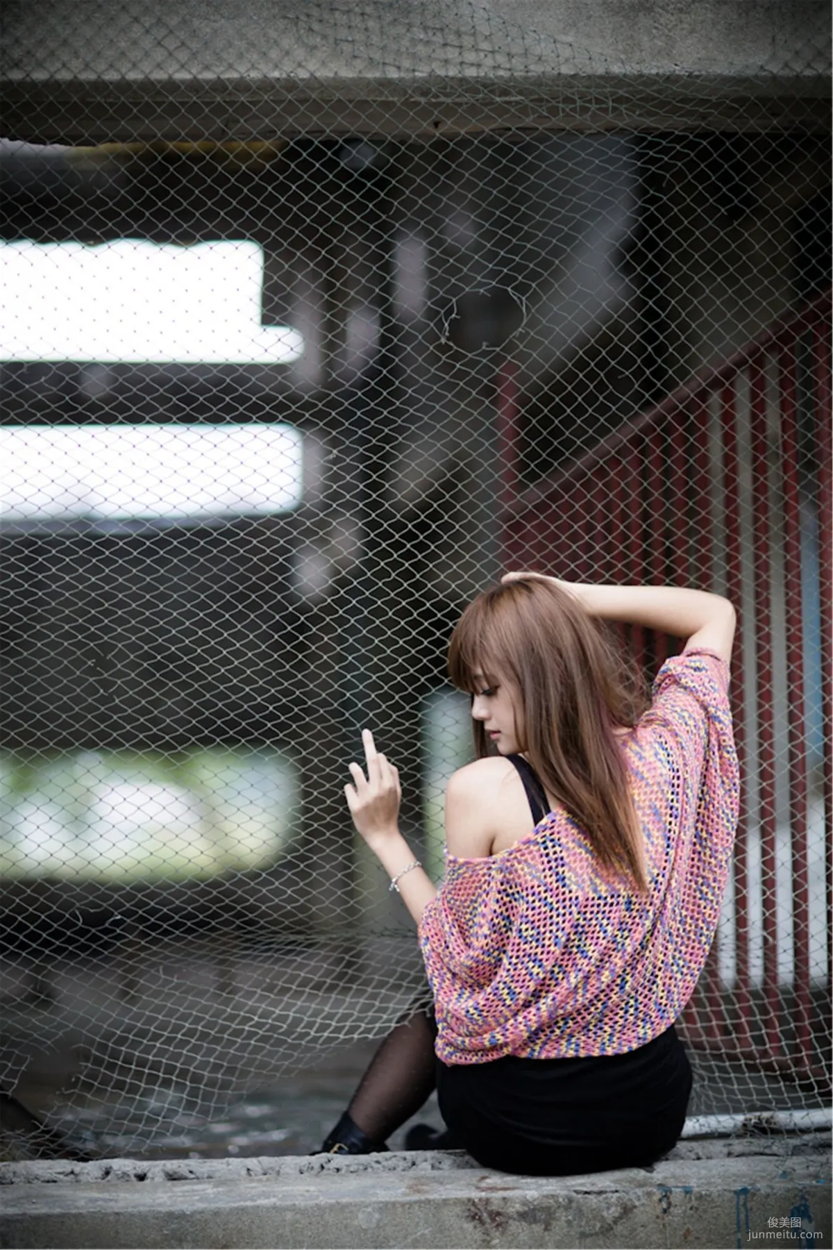 台湾美女模特熊維尼《南港废墟外拍》写真集9