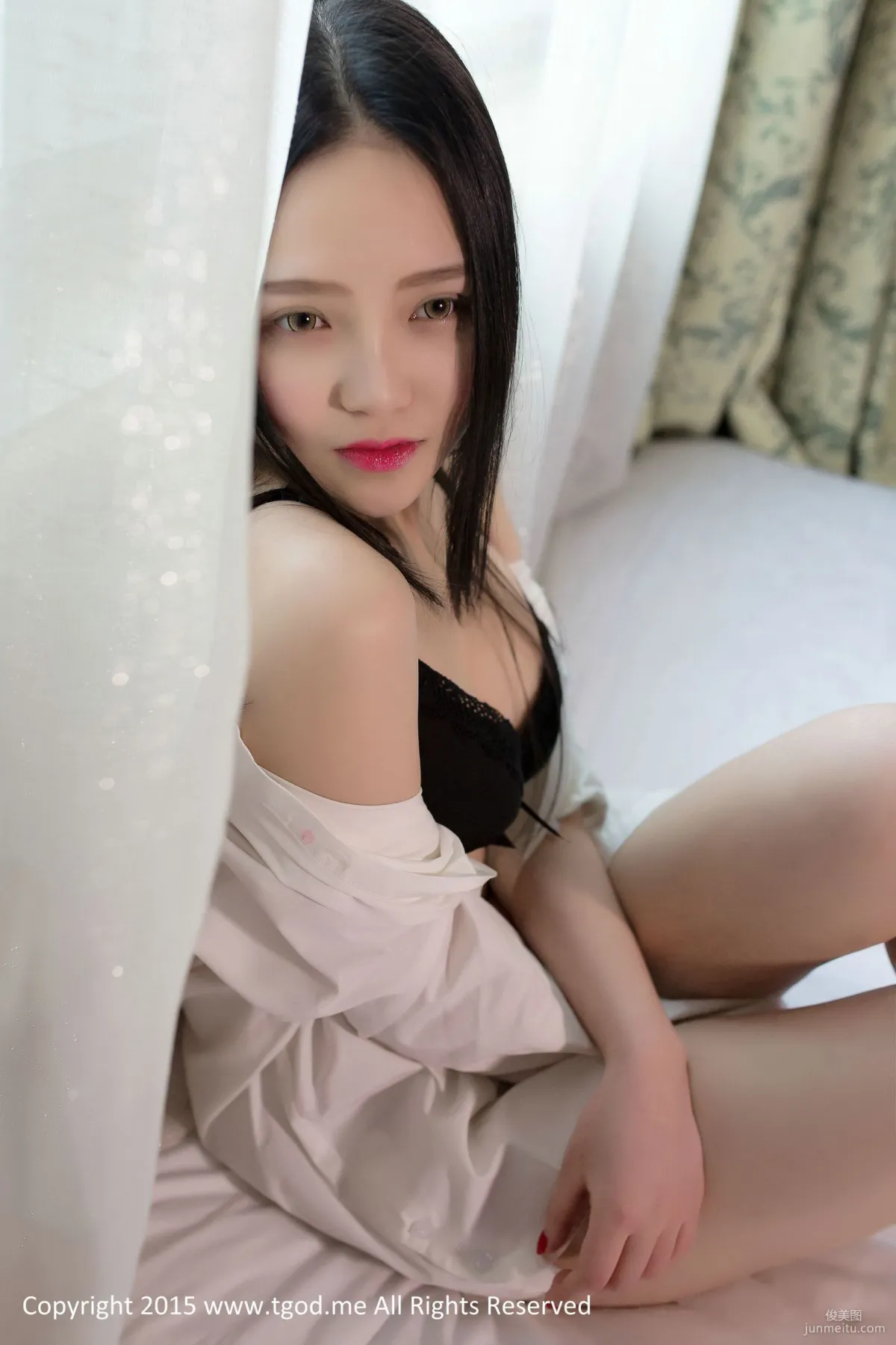 可爱女神佩佩Cassie 《皮草VS白衬衣》  [TGOD推女神] 写真集21