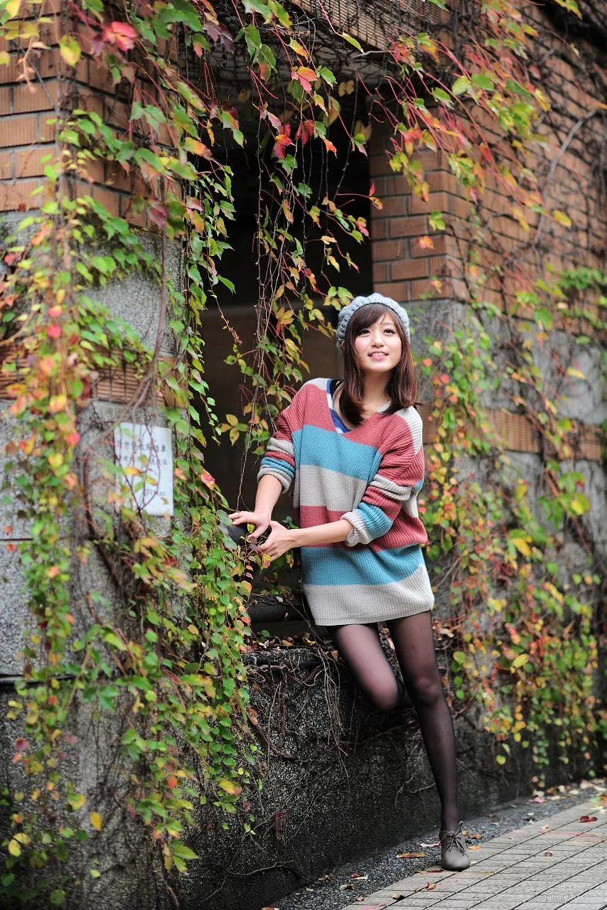 台湾正妹模特小艾《小清新街拍》外拍写真合集17