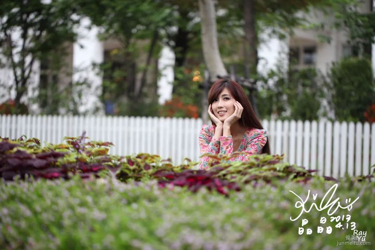 台湾美女廖挺伶/Kila晶晶《花色超短裙街拍》写真集37