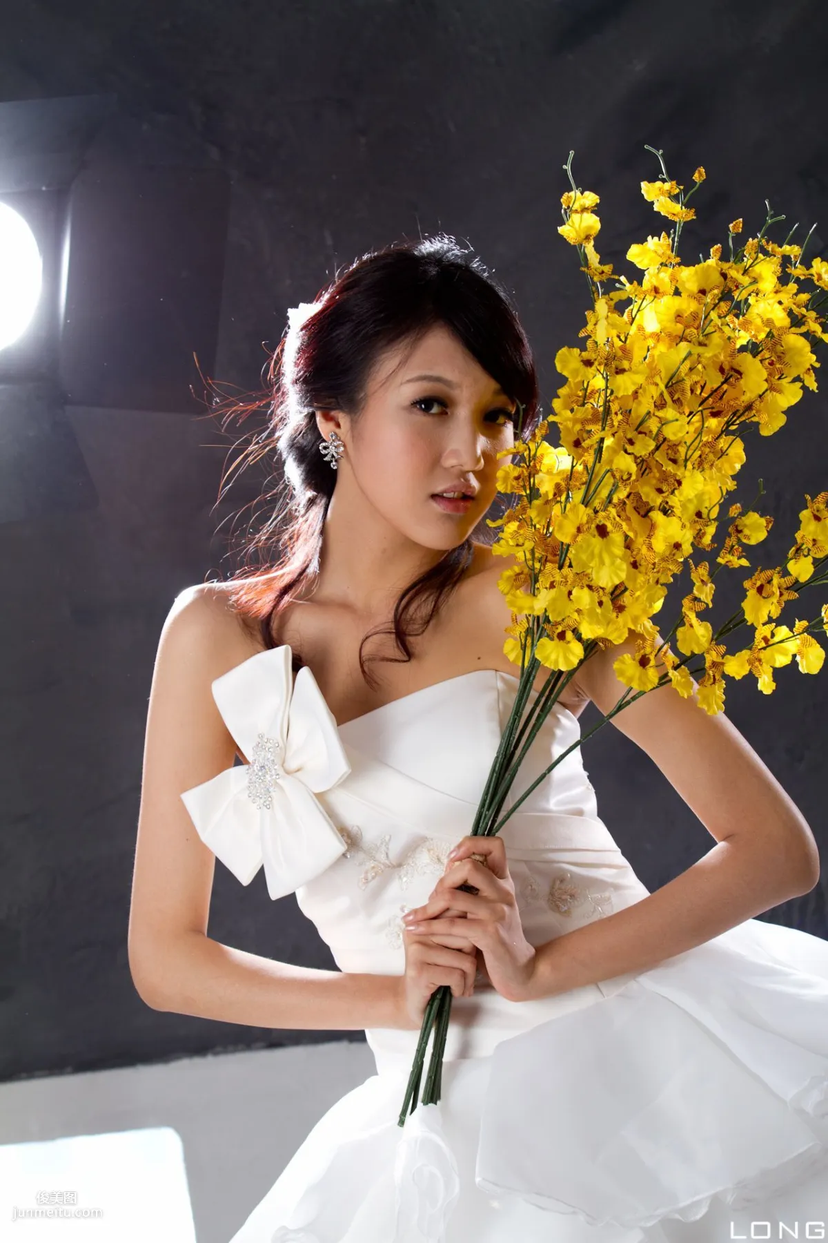 台湾美女模特陈玮廷Jill《婚紗之白》写真集9