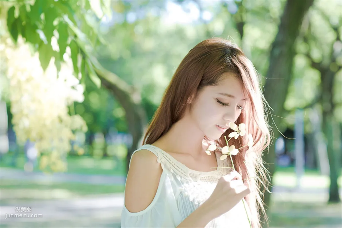 台湾美女妍安/吕芷葇《大安森林公園外拍》写真集8