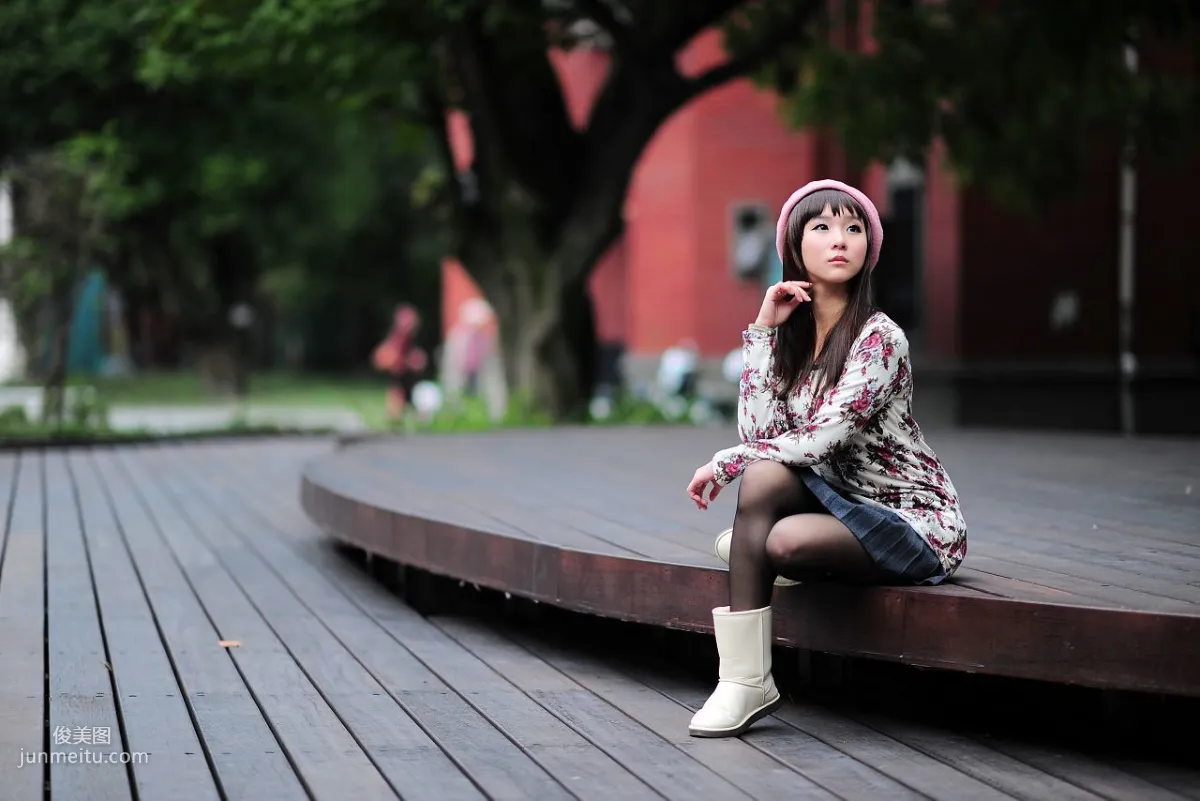台湾黑丝芭比娃娃美女外拍写真集8