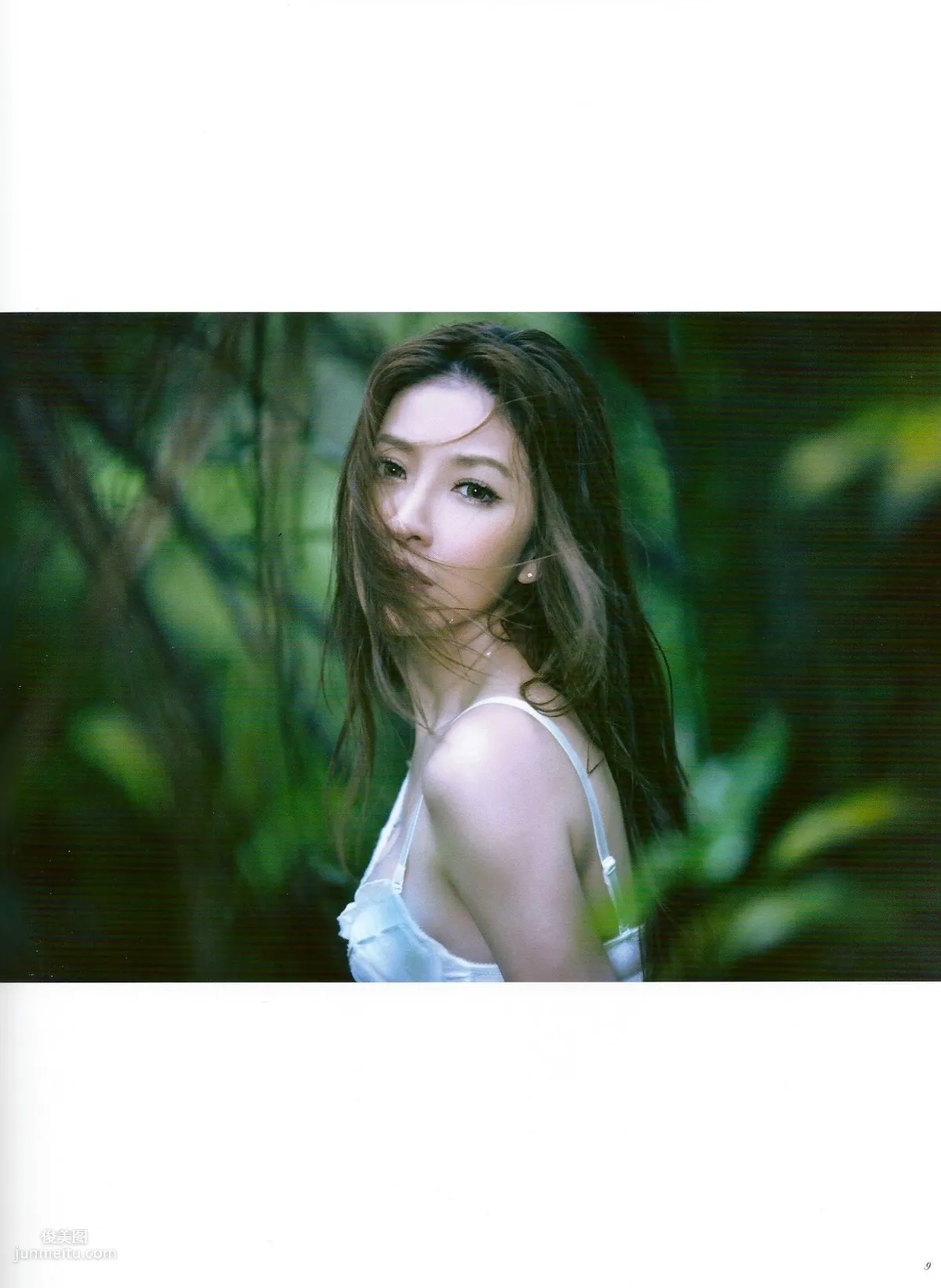 台湾美女许维恩Sharon《维恩的秘密花园》写真集93