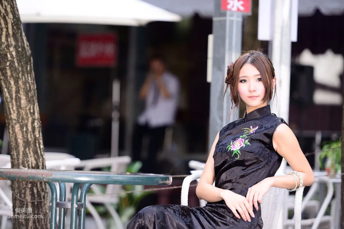 台湾模特阿布《红黑旗袍系列外拍》写真集86
