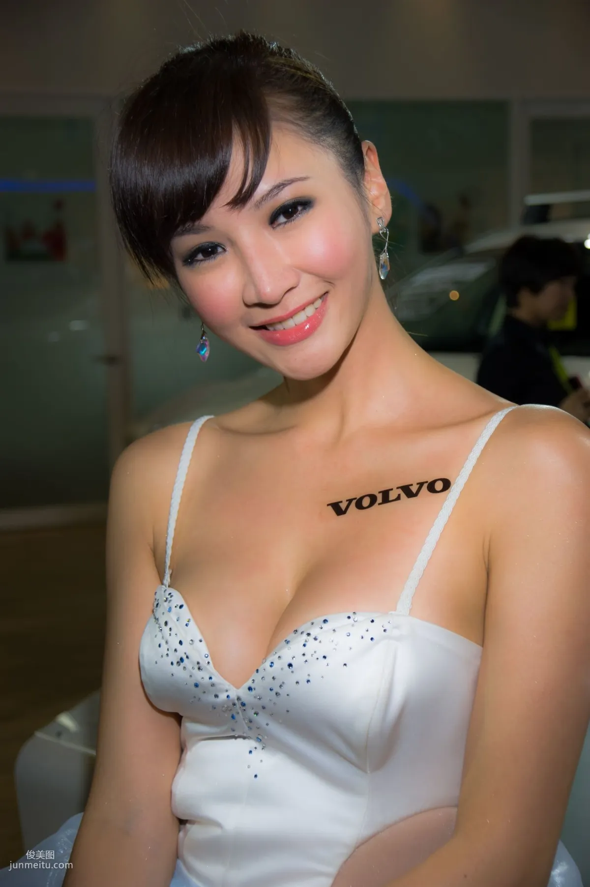 Mia魏靖軒《VOLVO车展美乳系列》高清套图51