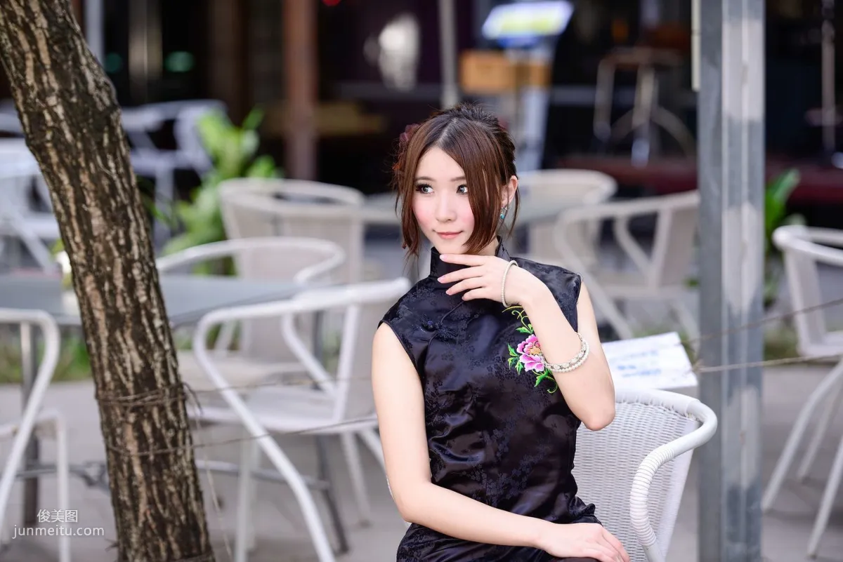 台湾模特阿布《红黑旗袍系列外拍》写真集83
