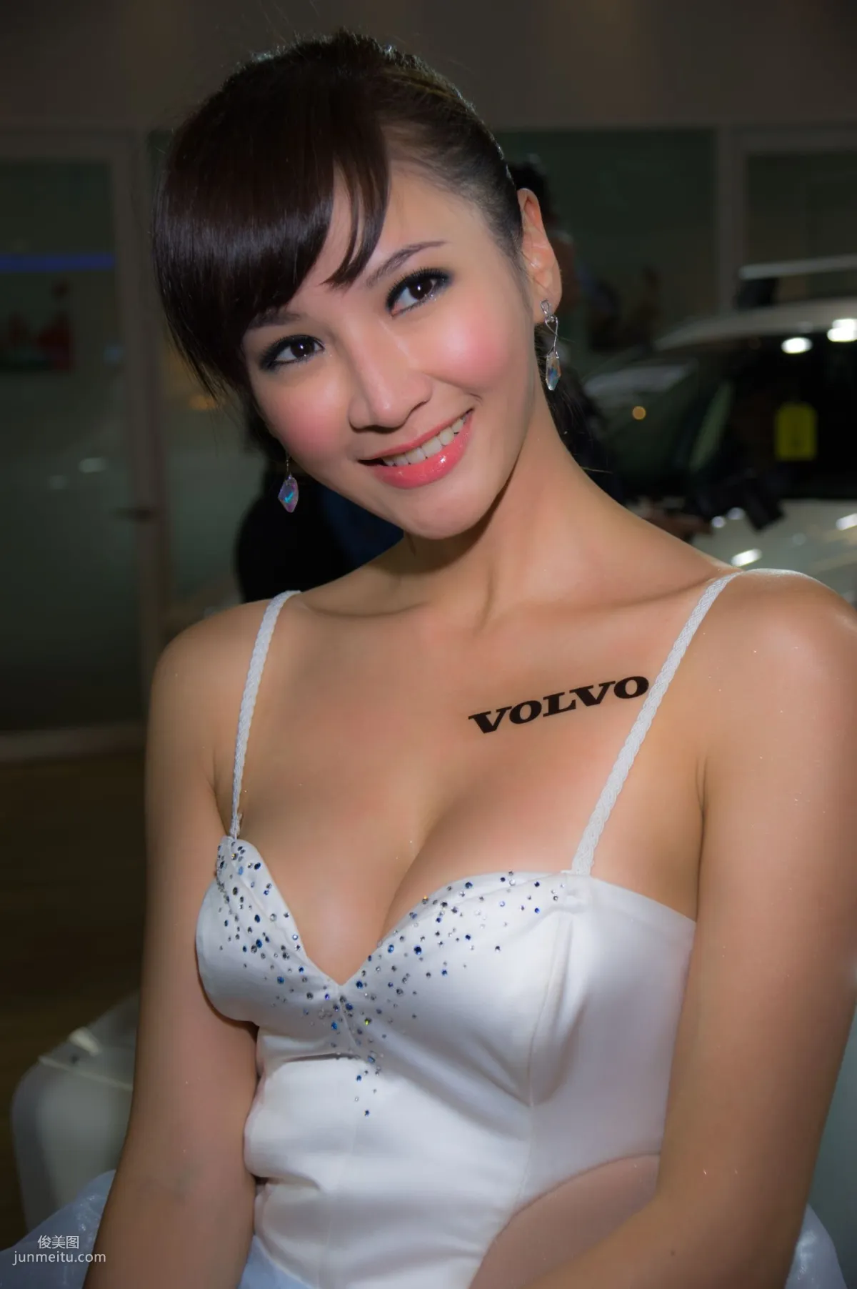 Mia魏靖軒《VOLVO车展美乳系列》高清套图50