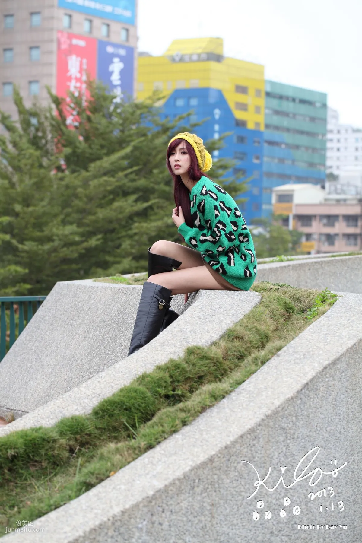 台湾模特廖挺伶/Kila晶晶《绿色长衣+长靴》街拍写真集14