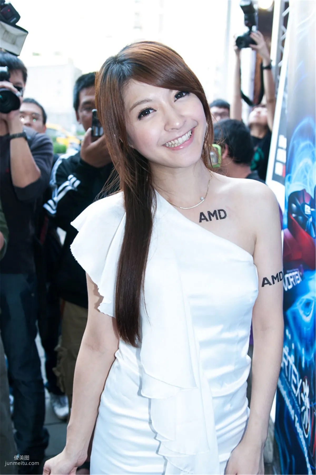 台湾模特蓓蓓《光华商场AMD展台》高清套图8