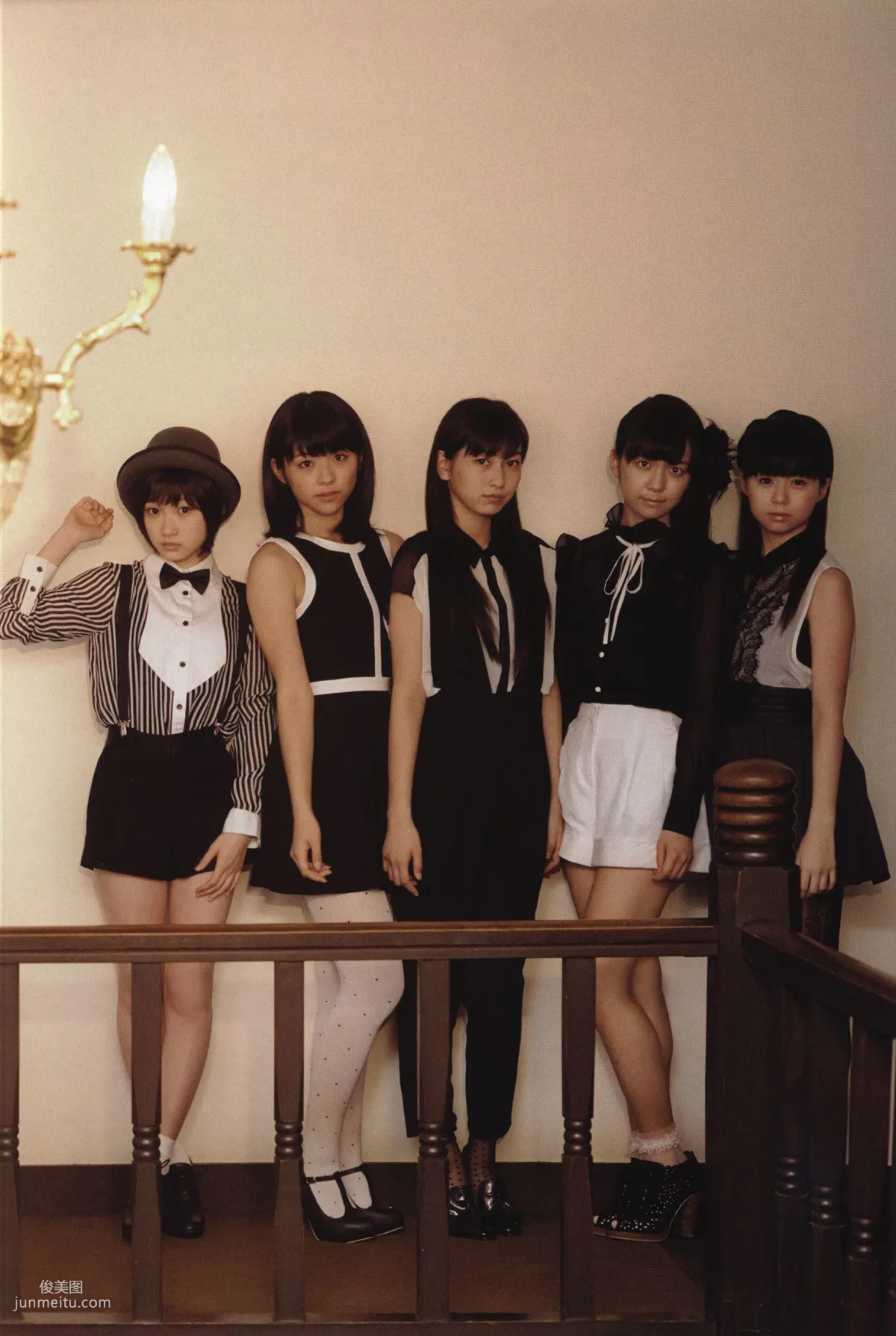 Juice=Juice《OFFICIAL PHOTO BOOK》 [PB] 写真集42