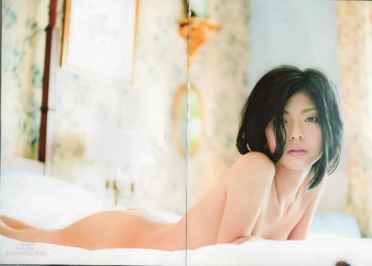 宮地真緒 《Decada》 [PhotoBook] 写真集81