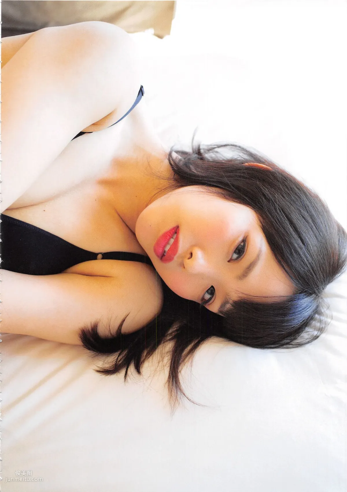 松村香织 First Photobook 《Mushusei》 [PB写真集] 105