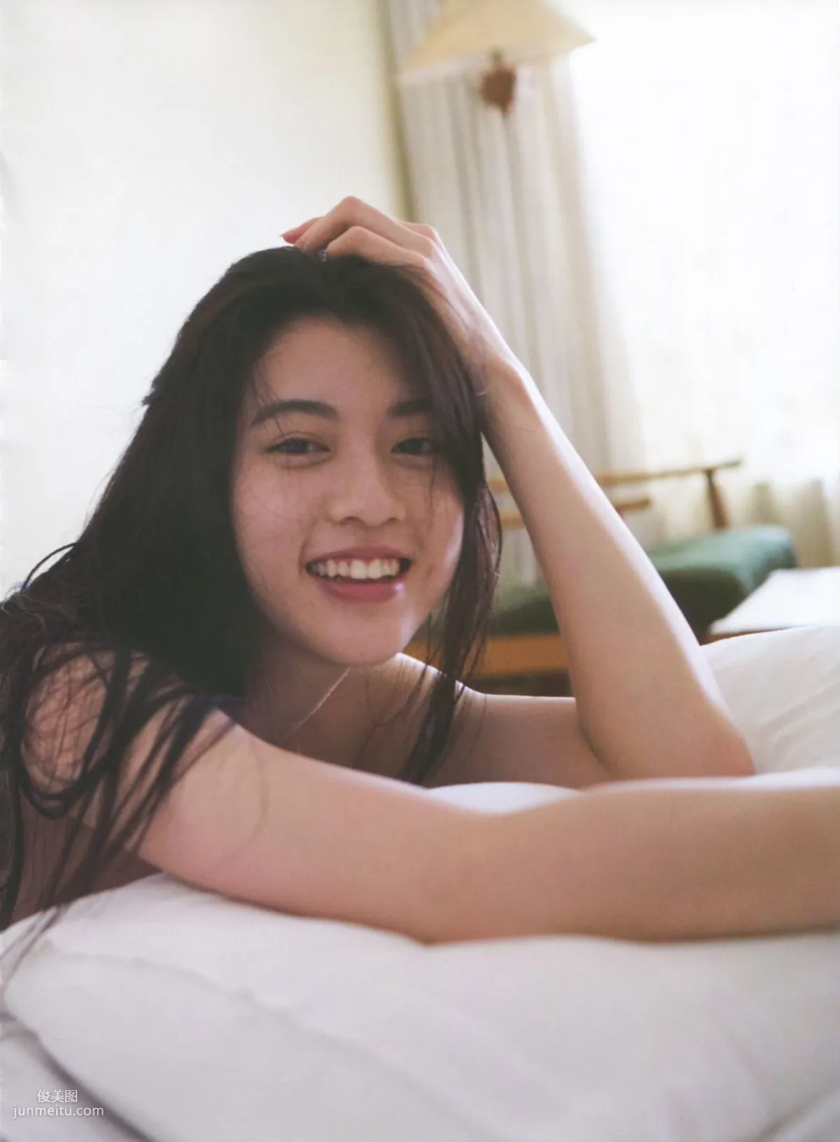 Ayaka Miyoshi 三吉彩花 《わたし》[PB写真集]86