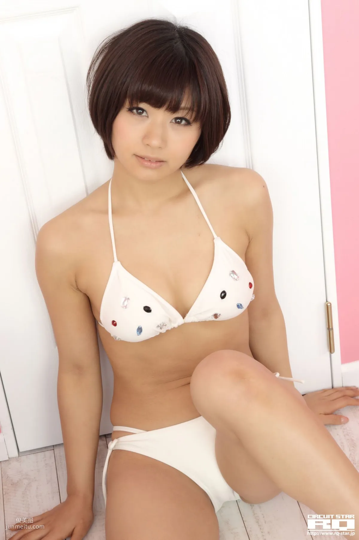 [RQ-STAR] NO.00609 安枝瞳 Hitomi Yasueda Swim Suits 写真集56