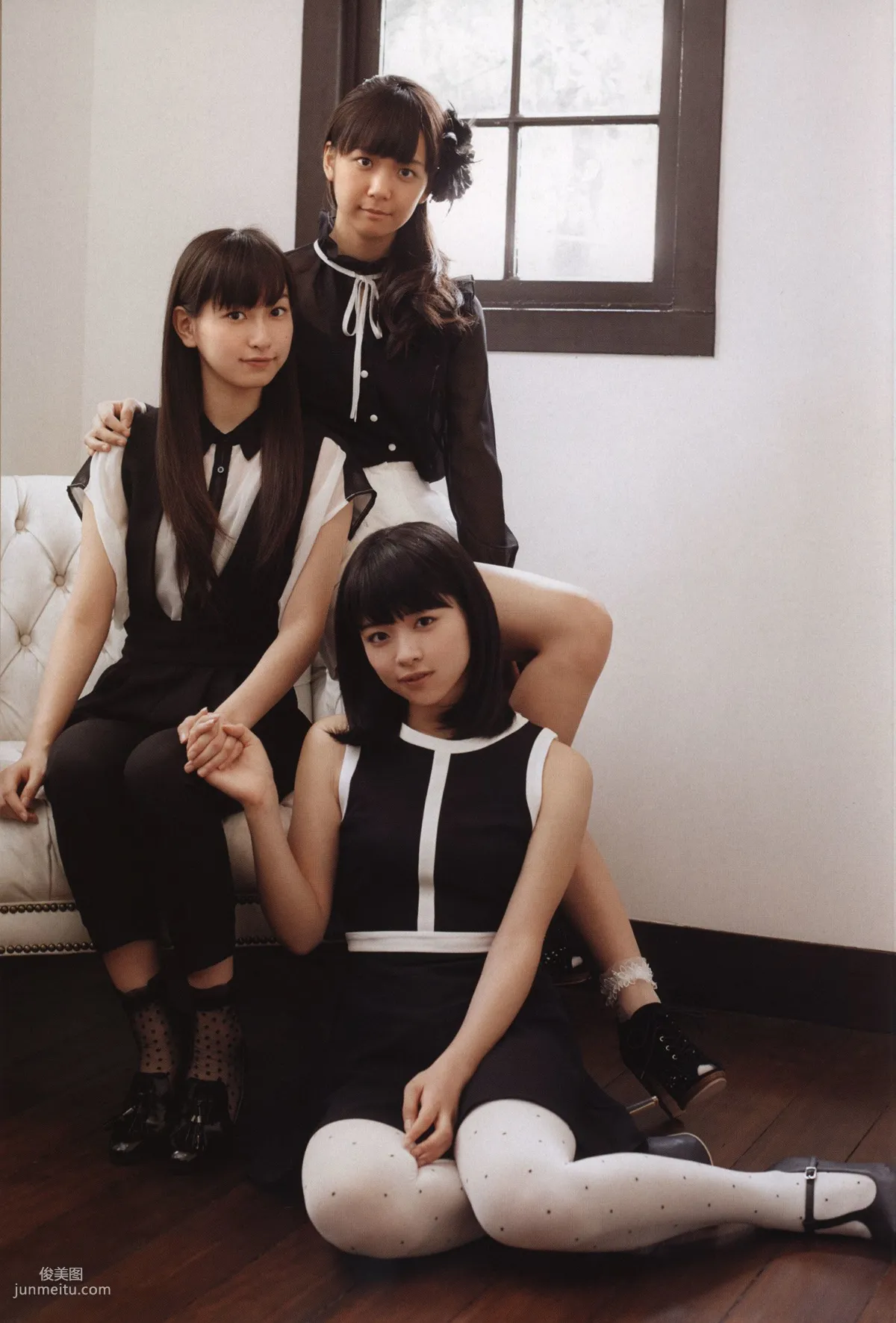 Juice=Juice《OFFICIAL PHOTO BOOK》 [PB] 写真集43