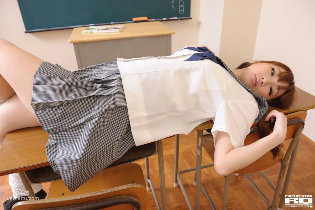 [RQ-STAR] NO.00571 荒井嘉奈 School Girl 写真集31