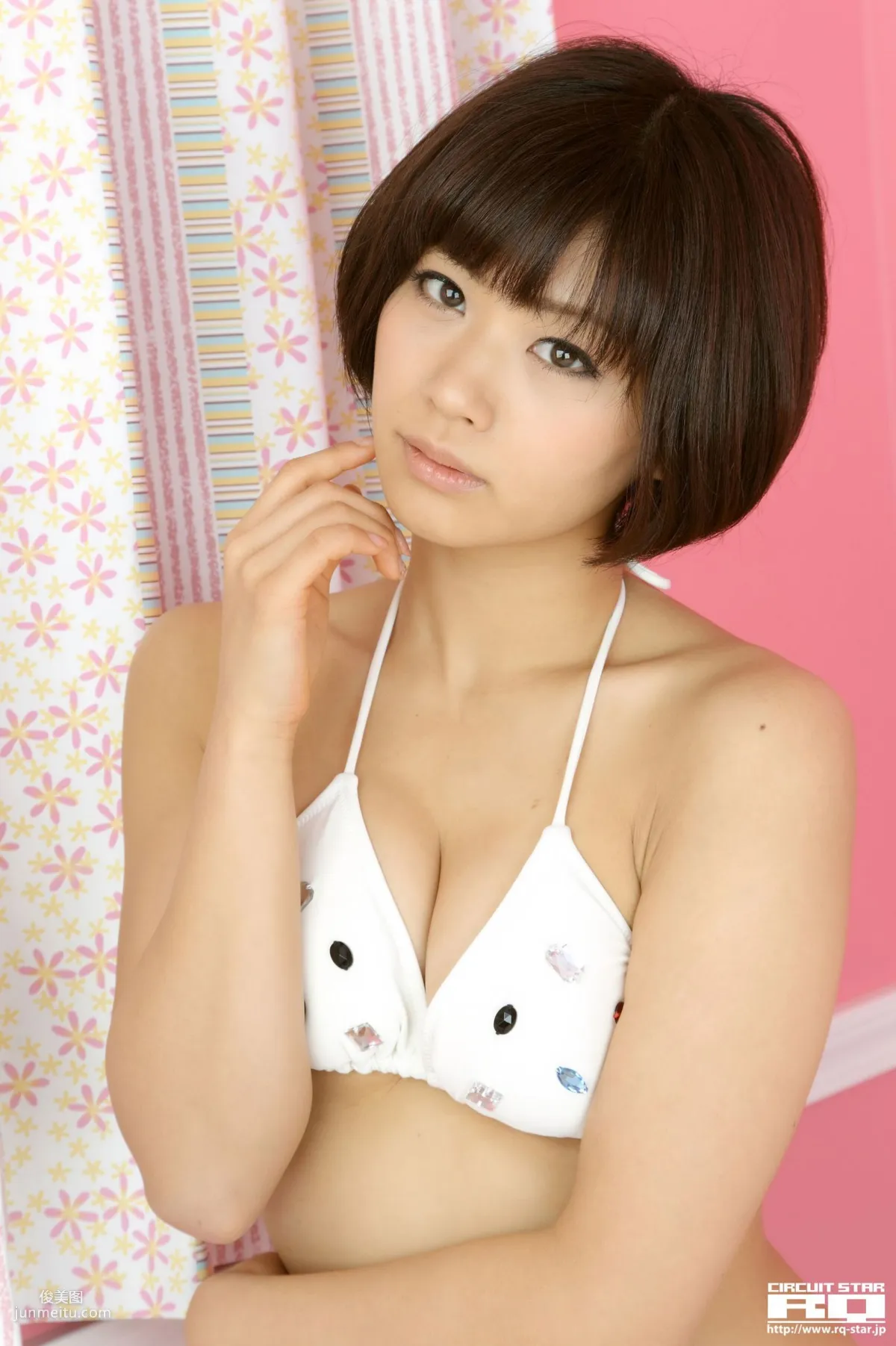 [RQ-STAR] NO.00609 安枝瞳 Hitomi Yasueda Swim Suits 写真集31