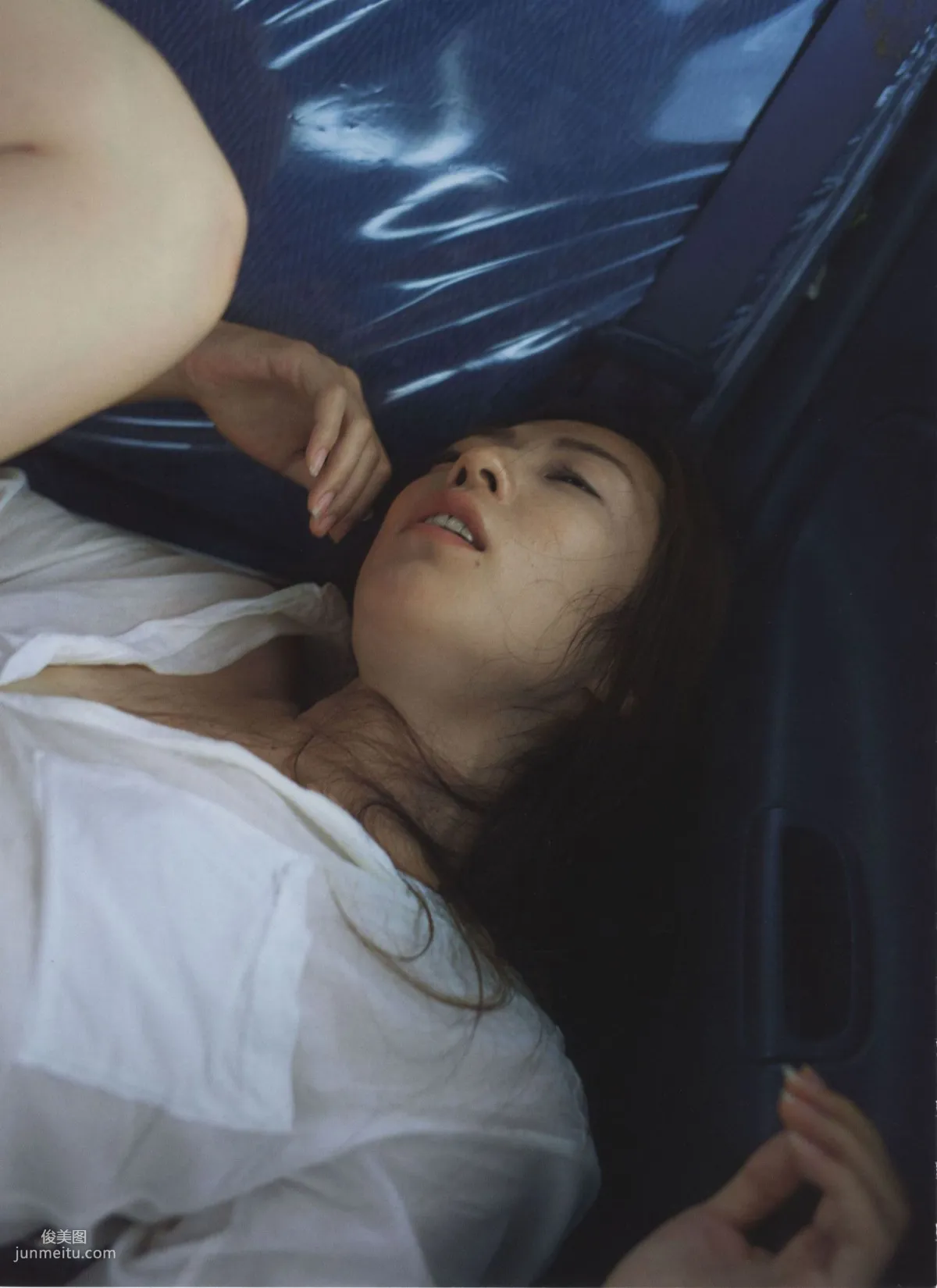 中村愛美 《Lyin' Eyes》 [PhotoBook] 写真集95