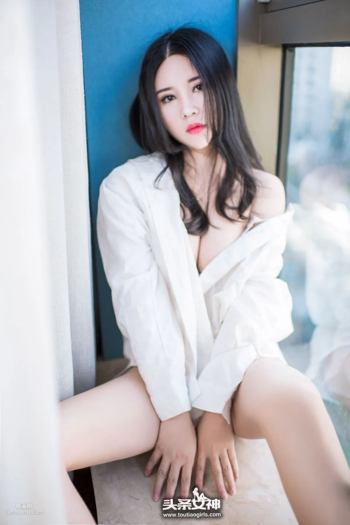 Sukki可儿《性感开发 热情白衬衣》 [头条女神] 写真集21